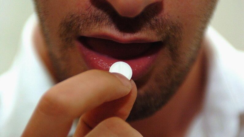 Tomar medicamentos a base de materias primas naturales evitará el desarrollo de prostatitis.