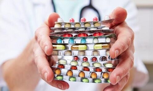 Los métodos tradicionales de tratamiento de la prostatitis se complementan con la ingesta de medicamentos.